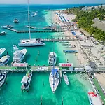 Walk Barefoot To Beach! Two Bathrooms! Entire Private Sailboat