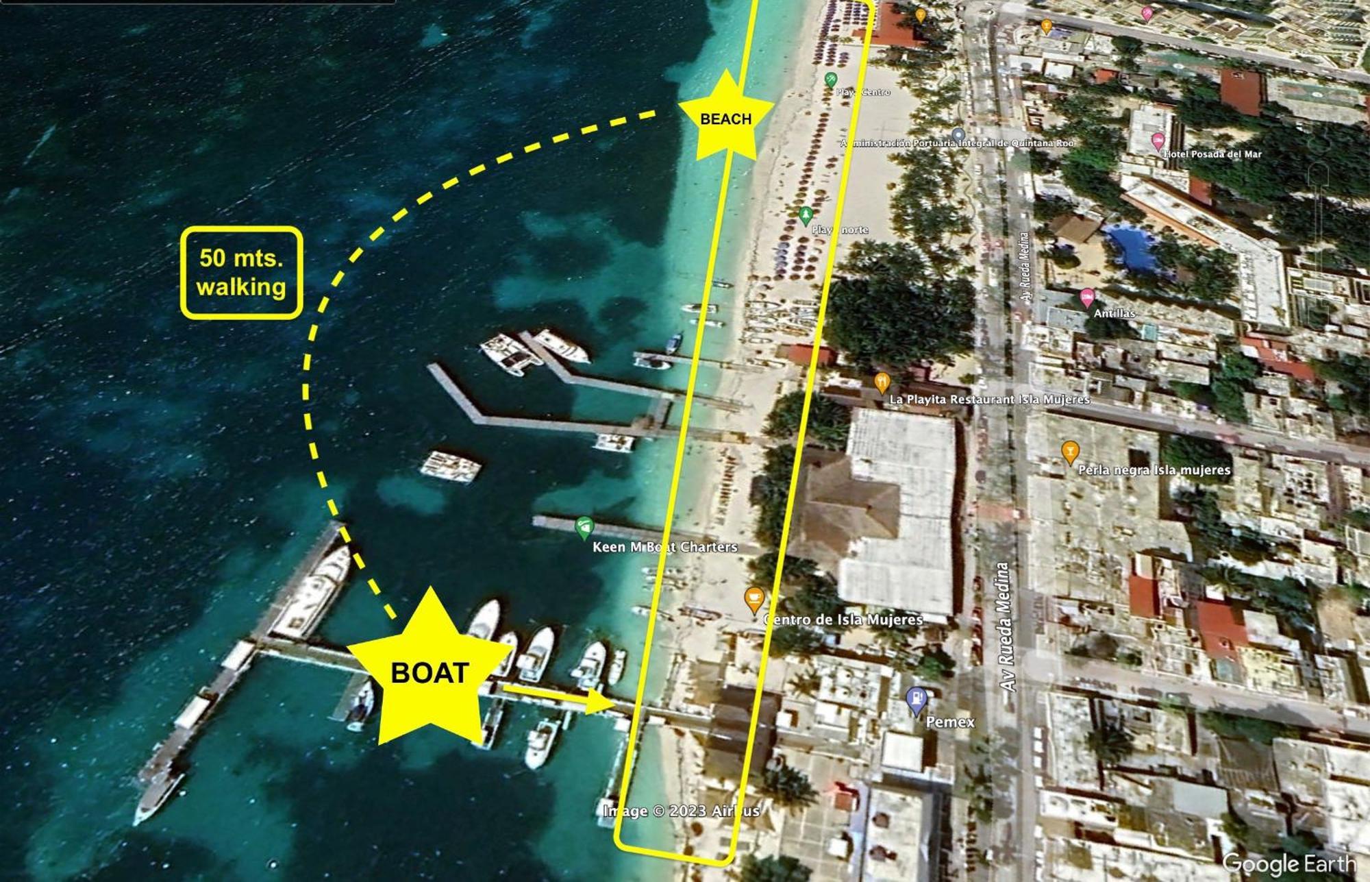 Walk Barefoot To Beach! Two Bathrooms! Entire Private Sailboat Hotel en barco Isla Mujeres