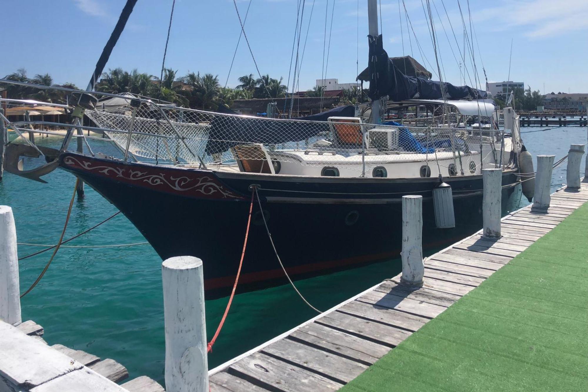 Walk Barefoot To Beach! Two Bathrooms! Entire Private Sailboat